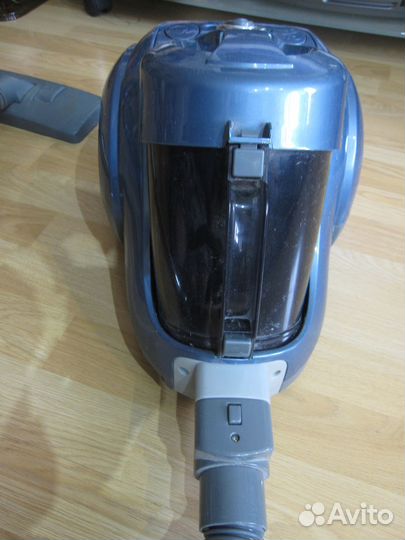 Пылесос hyundai макс 1600 Вт H-VC-1085