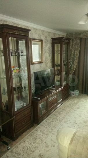 2-к. квартира, 63 м², 1/9 эт.