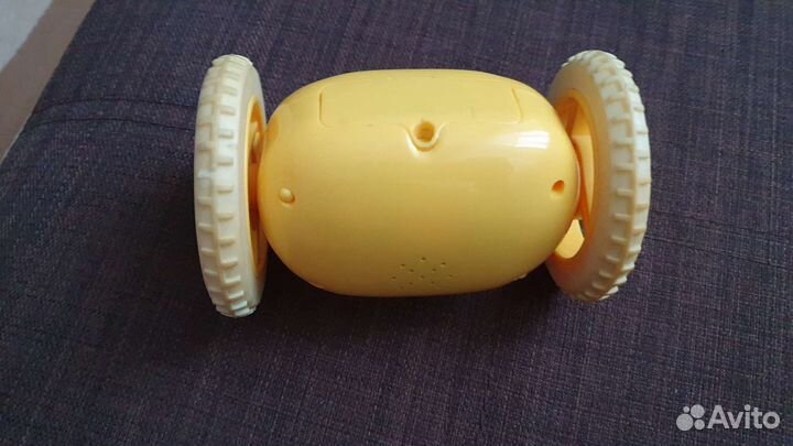 Убегающий будильник на колесах