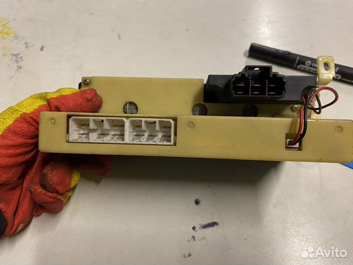 Блок управления отопителем mazda 626/323