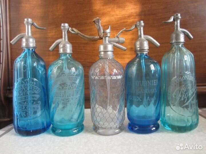 Коллекция антикварных сифонов