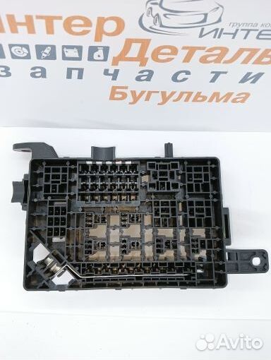 Блок предохранителей Шанс нижняя часть(под капотом