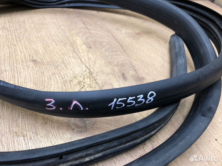 Уплотнитель дверного проёма Renault Sandero 2014+