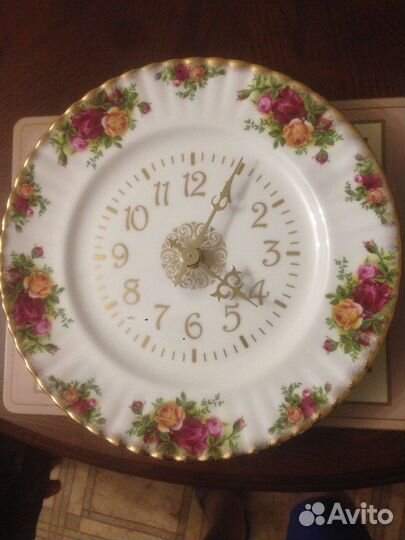 Часы Royal Albert