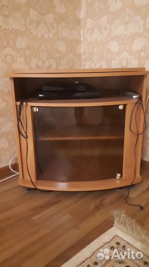 Тумба под телевизор б/у состояние очень хорошее