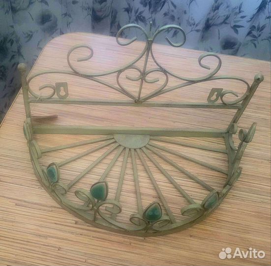 Полка навесная металлическая