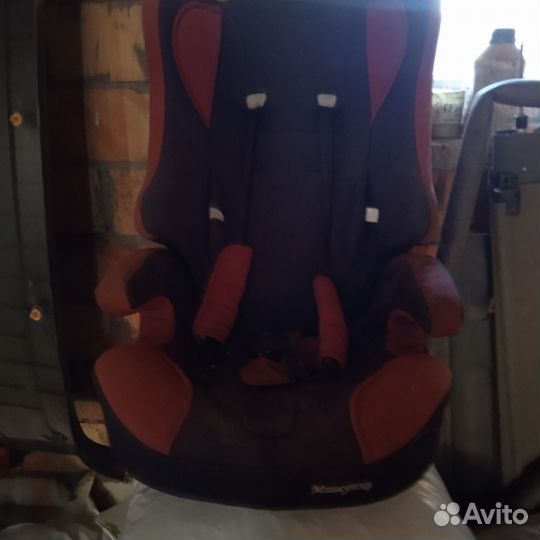 Автомобильное кресло