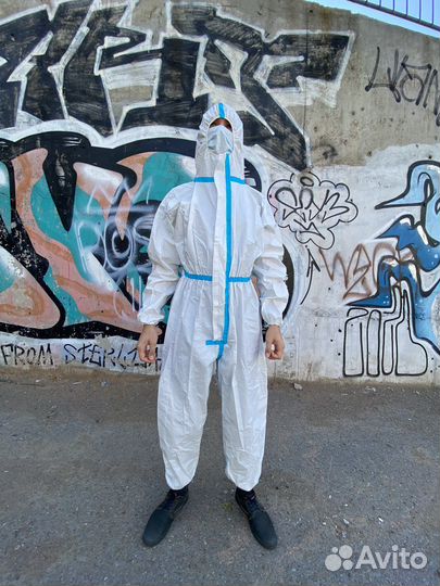 Комбинезон защитный одноразовый костюм