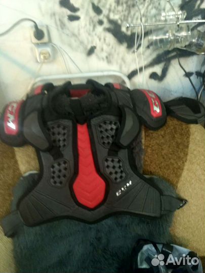 Нагрудник хоккейный CCM 10лет