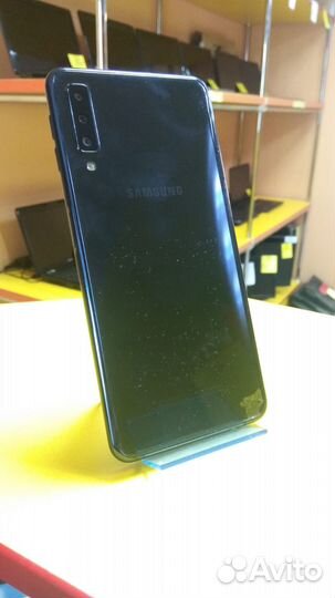 Samsung Galaxy A7 (2018), 4/64 ГБ