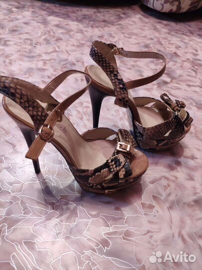 Босоножки 39