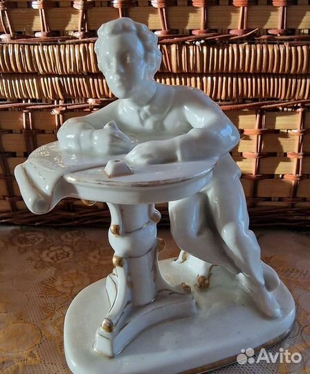 Фарфоровые статуэтки