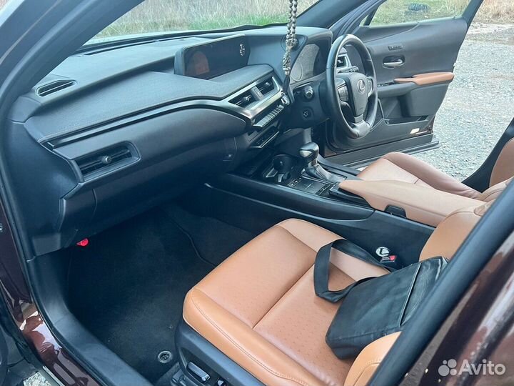 Lexus UX 2.0 CVT, 2022, 31 000 км