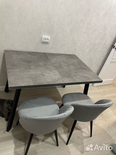 Кухонный стол