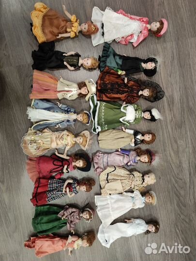 Коллекция фарфоровых кукол