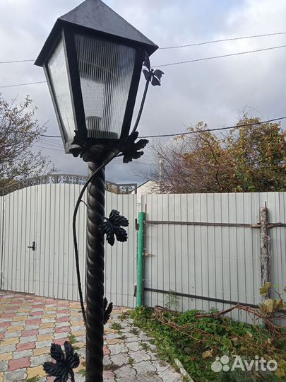 Фонарь уличный,с элементами холодной ковки