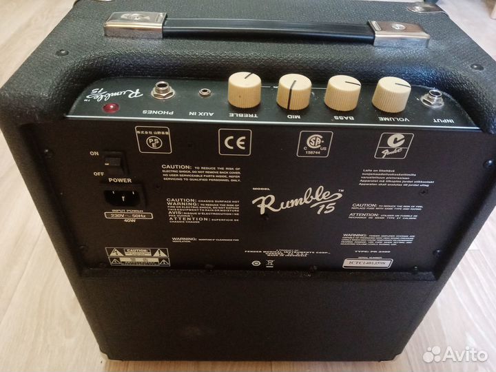 Басовый комбоусилитель Fender Rumble 15
