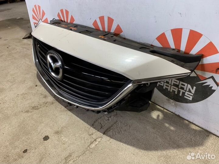 Решетка радиатора Mazda Mazda6