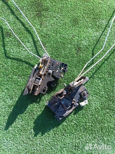 Замок двери задний Renault Logan 2017