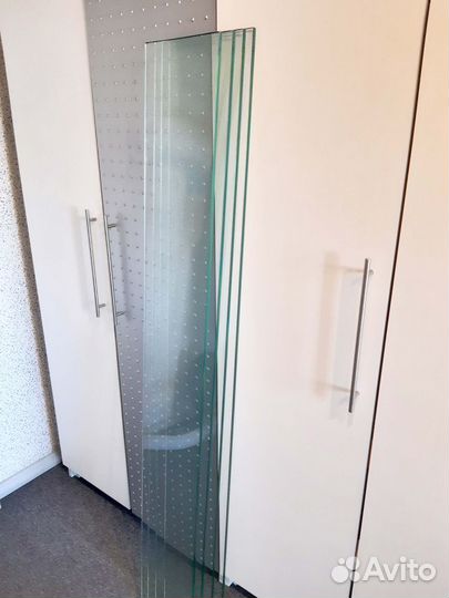 Стеклянные полированные полки