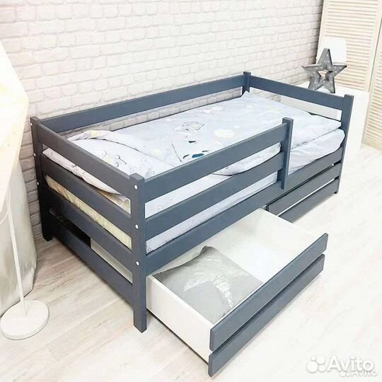 Детская кровать из массива березы с ящиками