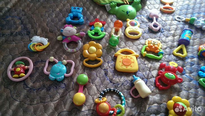 Пакет погремушек, игрушек, прорезывателей