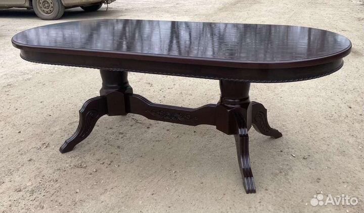 Стол и стулья