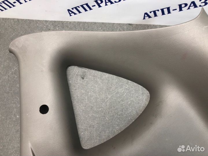 Обшивка стойки задняя правая Chevrolet Rezzo klau