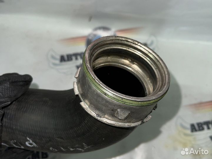 Патрубок интеркулера бмв Х3 е83 3.0d