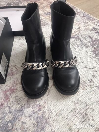 Ботинки givenchy. Натуральная кожа