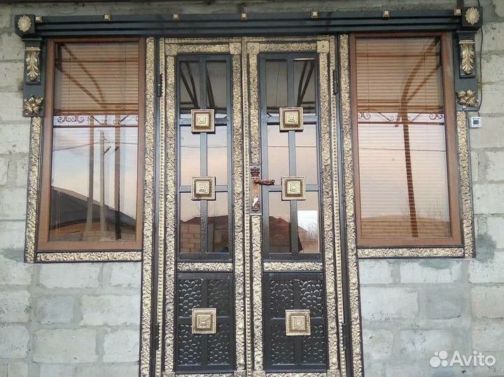 Кованая дверь входная