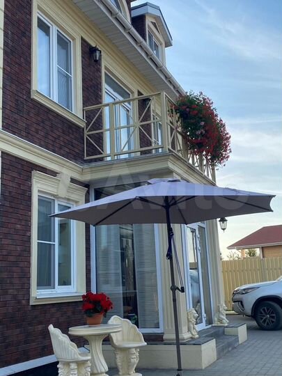 Коттедж 562,2 м² на участке 12 сот.