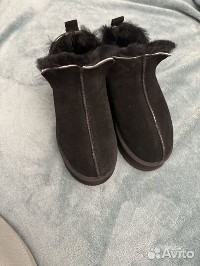 Короткие натуральные угги. Ugg