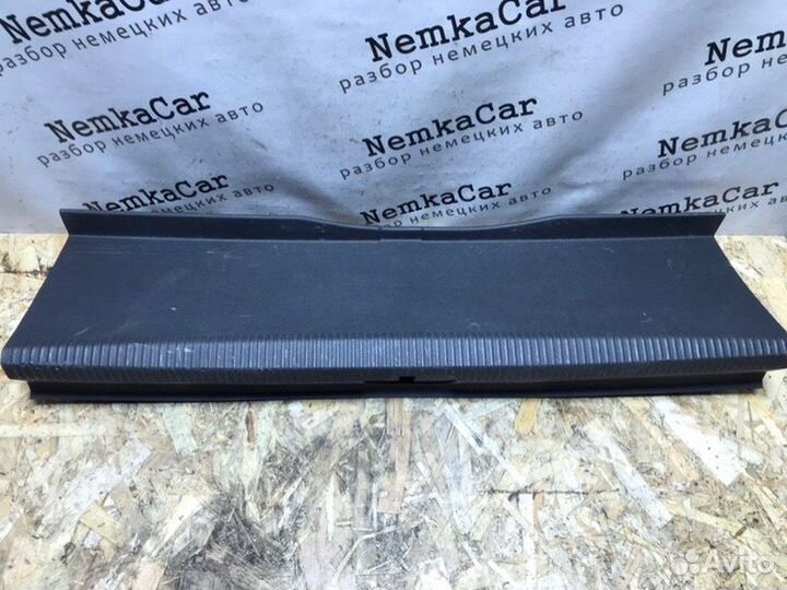 Накладка замка багажника задняя Volkswagen Passat