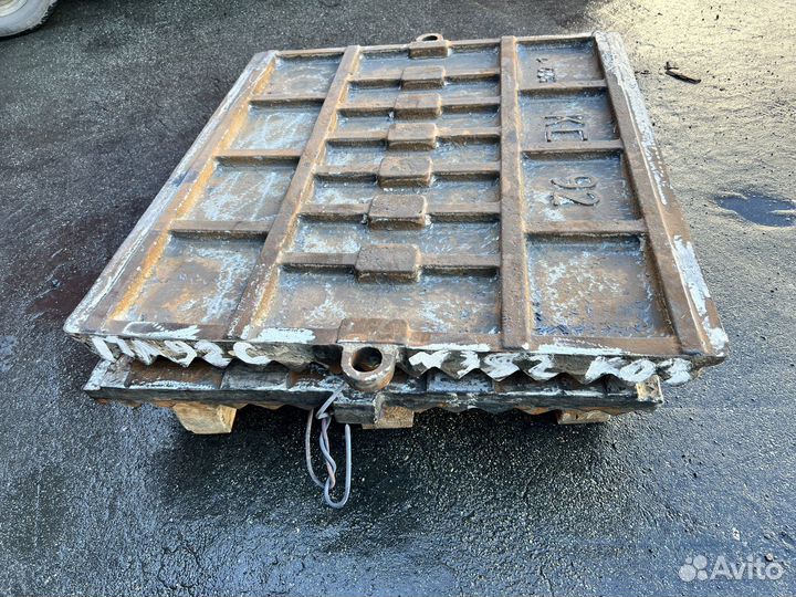 Плиты дробящие из наличия и под заказ. для Дробилк