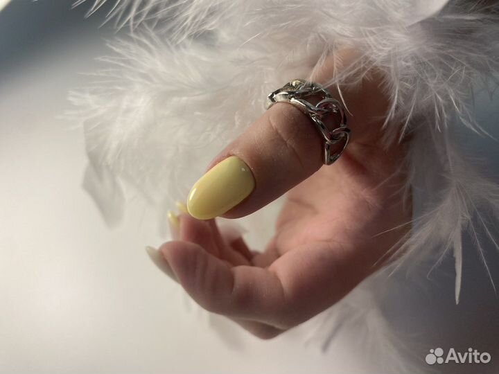 Маникюр, педикюр, наращивание ногтей