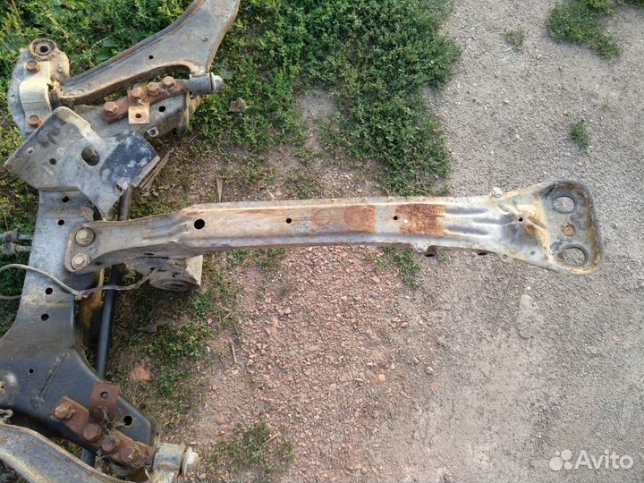 Nissan Maxima 33 - Балка