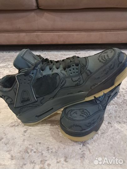 Кроссовки Кроссовки Nike Air Jordan 4 Retro kaws