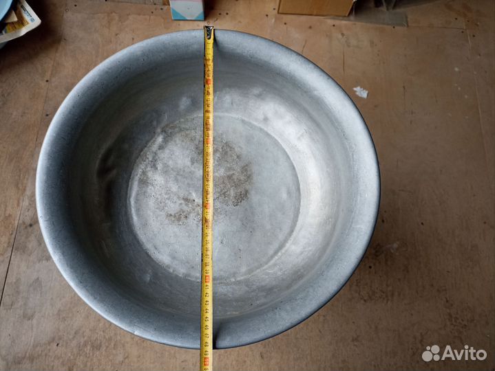 Таз алюминиевый и эмалированный