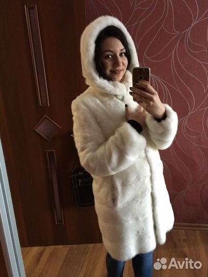 Шуба норковая белая