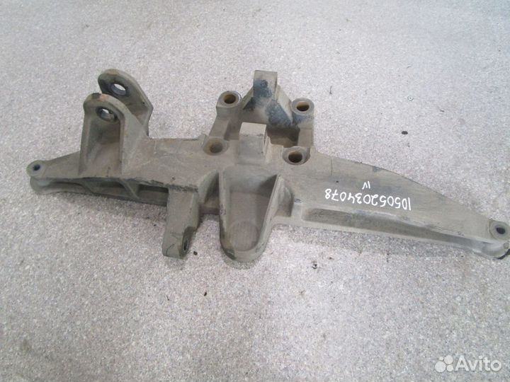 Кронштейн пневмоподушек левый Iveco 504079538