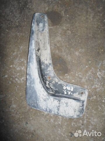 Брызговик задний левый Volkswagen Polo 2010