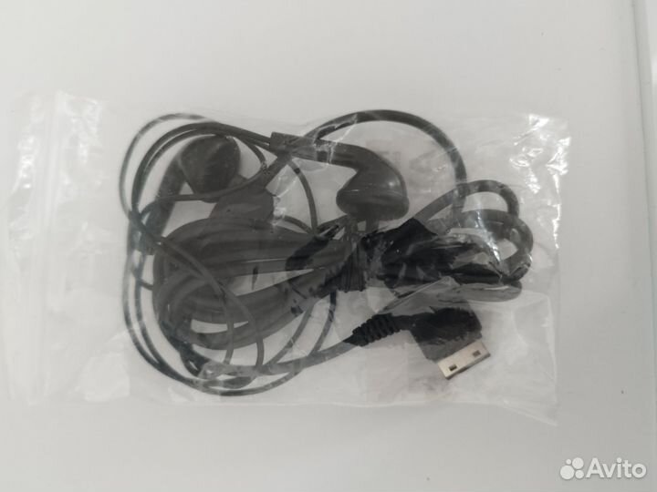 Проводные наушники