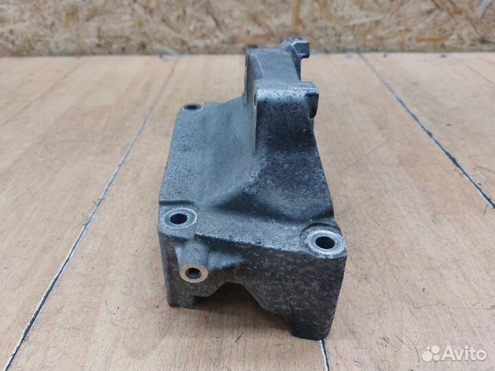 Кронштейн двигателя Opel Corsa D Z13DT 2009