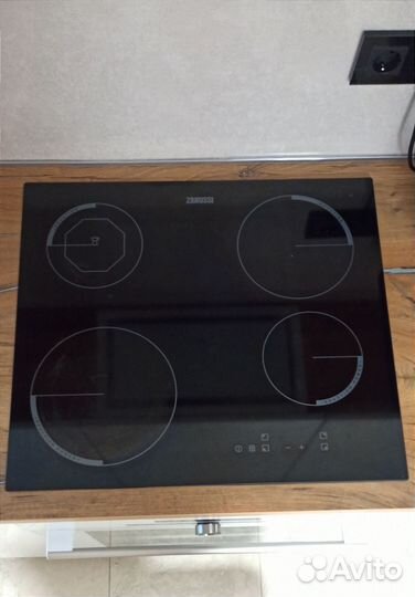 Плита электрическая индукционная Zanussi