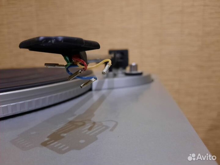Проигрыватель винила электроника 017