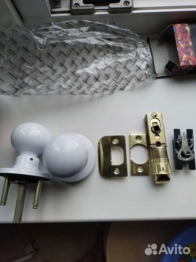 Дверная ручка-защелка loku