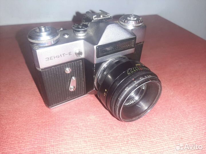 Фотоаппарат Зенит-Е со вспышкой и увеличителем