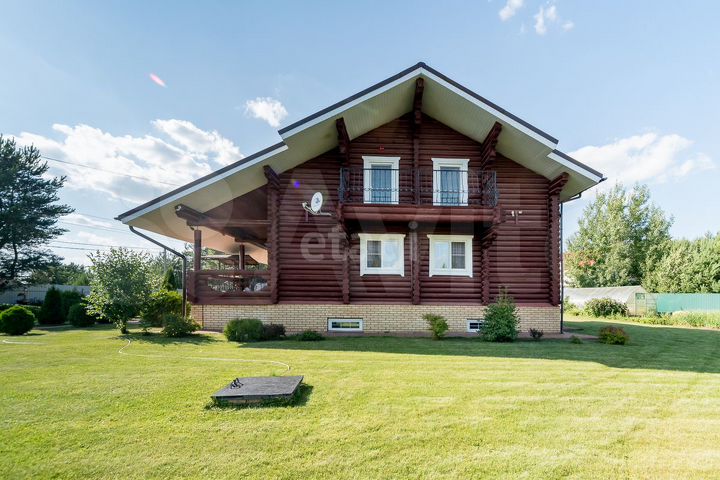 Дом 301 м² на участке 23 сот.