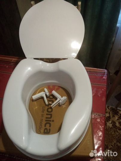 Сиденье для унитаза послеоперационное